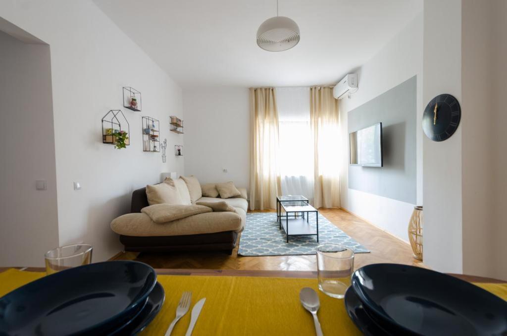 Stylized And Modern Apartment In Bucareste Exterior foto